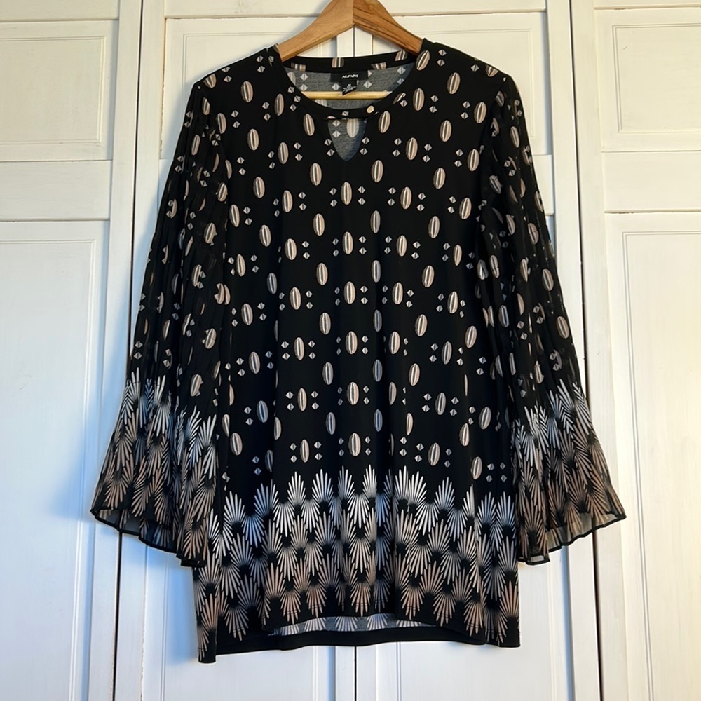 Alfani Chiffon Bell Sleeve Longline Tunic Blouse EUC Size: M